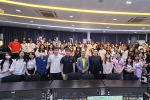 นิสิตคณะบริหารธุรกิจเพื่อสังคม เข้าร่วมฟังการบรรยายจากบริษัทรู้ใจประกันภัย อินชัวร์เทคชั้นนำในประเทศไทย